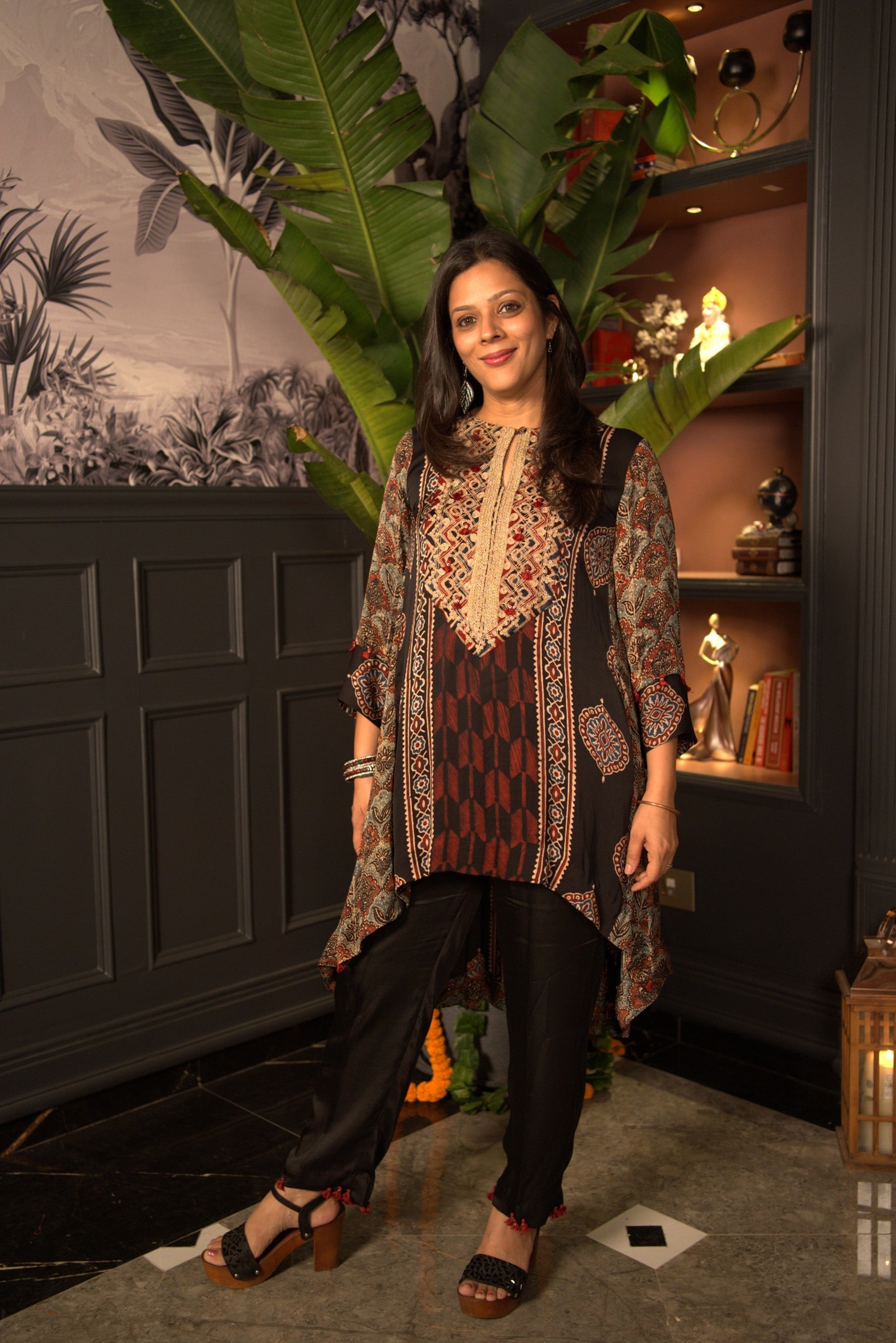 Chitra Nakshatra Ajrak Noir Set1