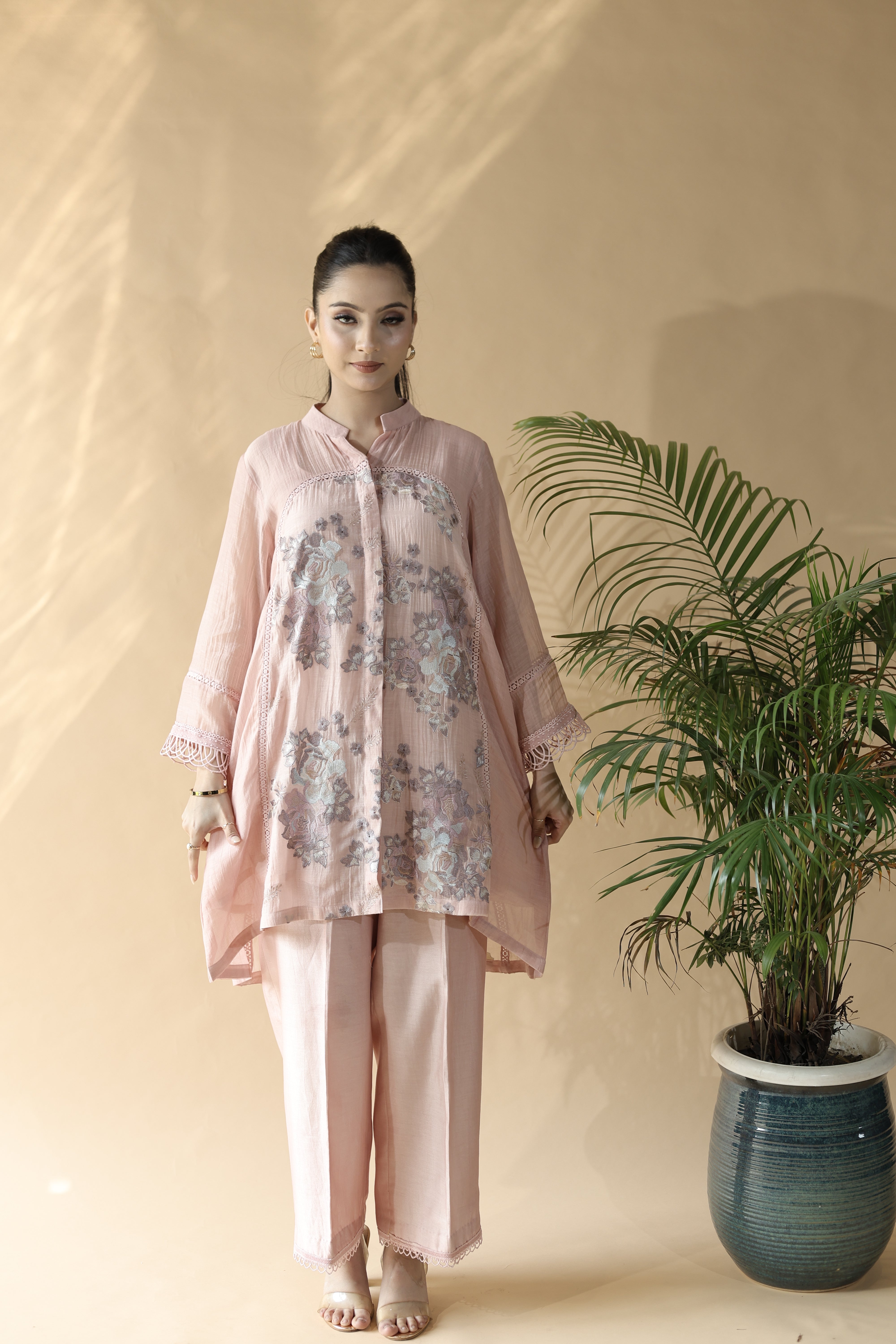 Gulmohar Gulabi Zehra Kurta Set4