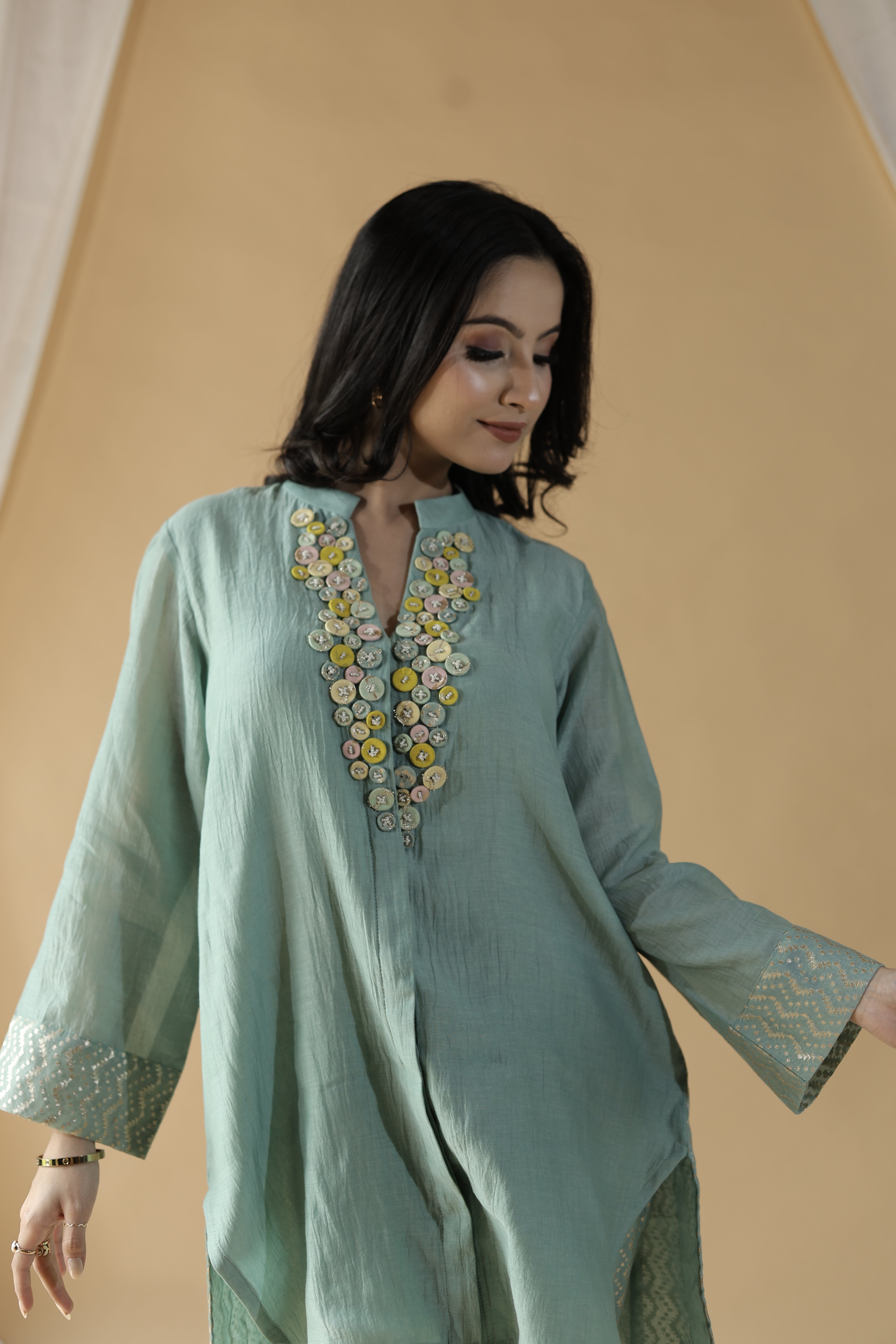Gulmohar Meher Angan Kurta Set2
