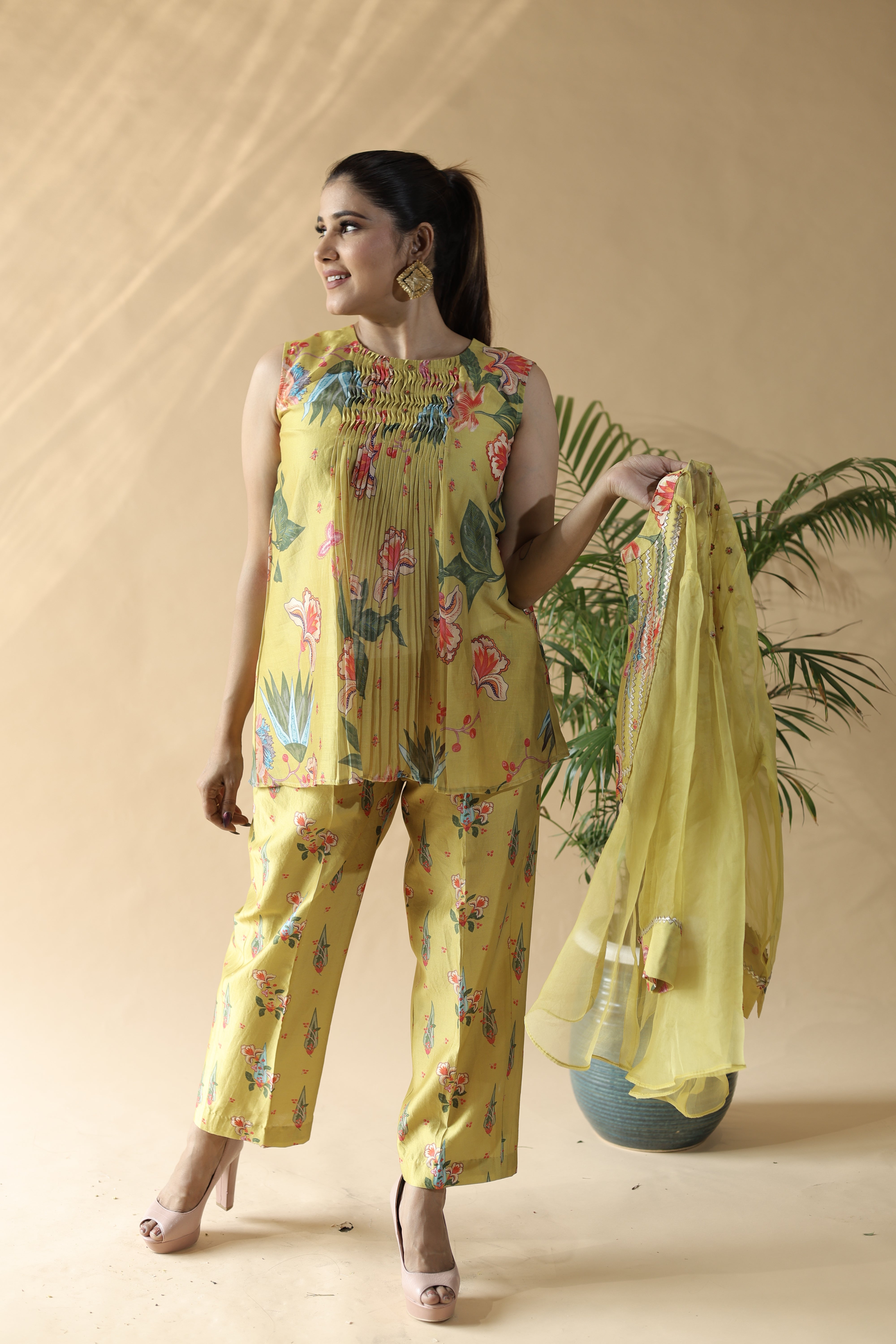 Gulmohar Phoolwari Kurta Set2
