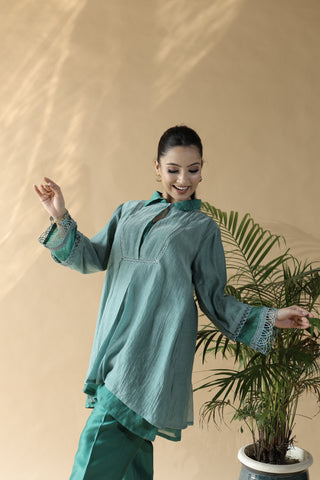 Gulmohar Resham Angan Kurta Set1