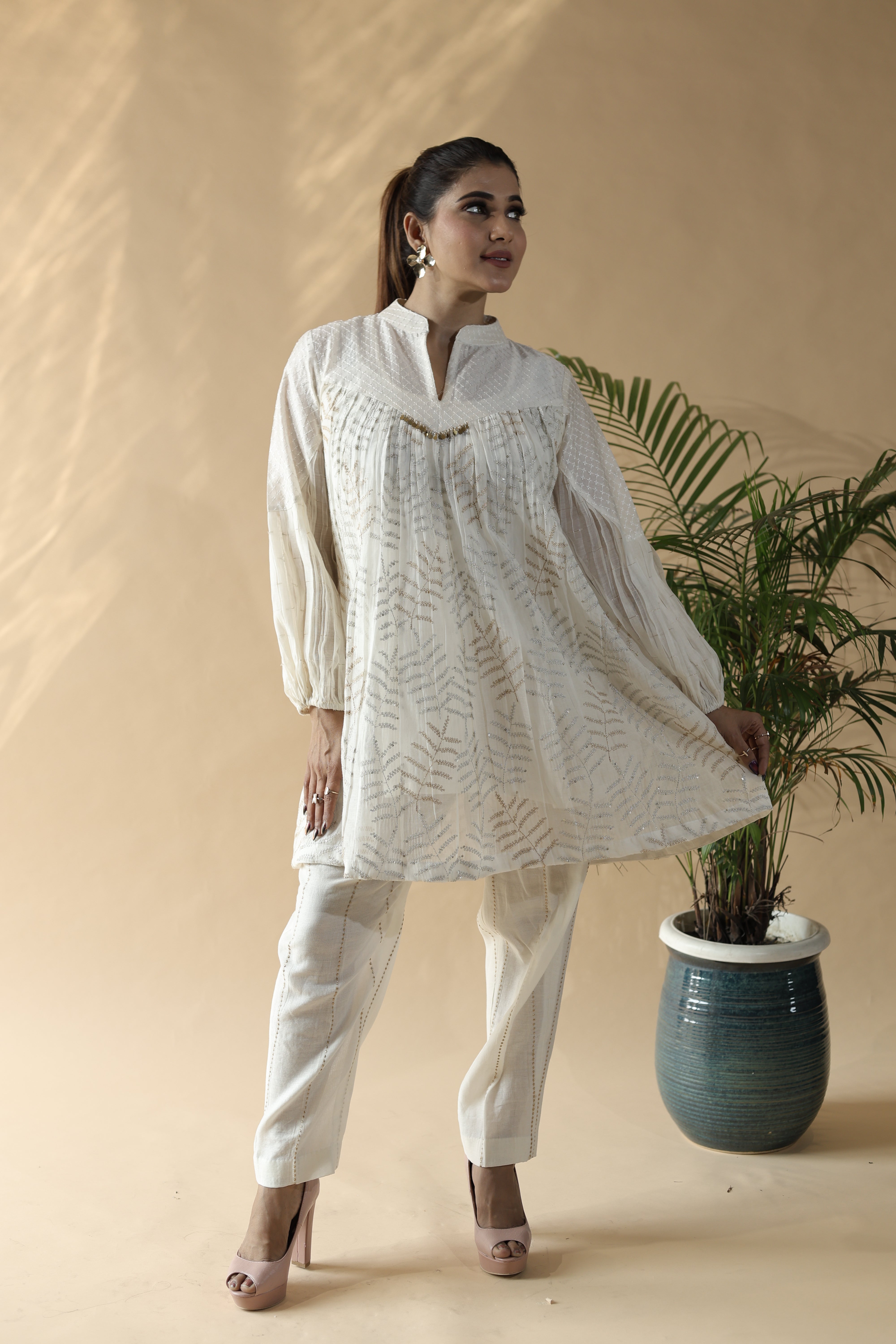 Gulmohar Sunehri Whisper Kurta Set4