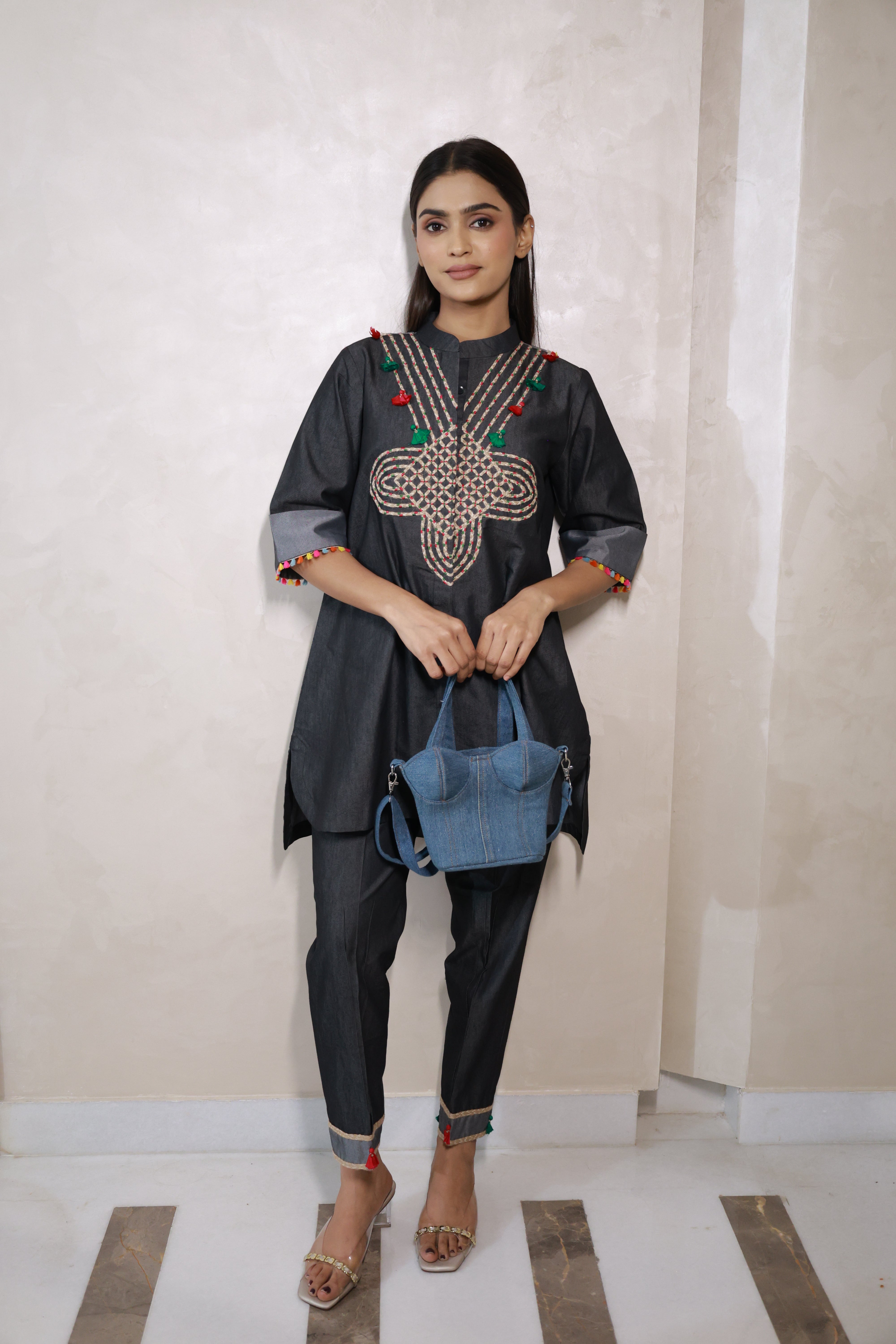 Heritage Kurta Set in Black1