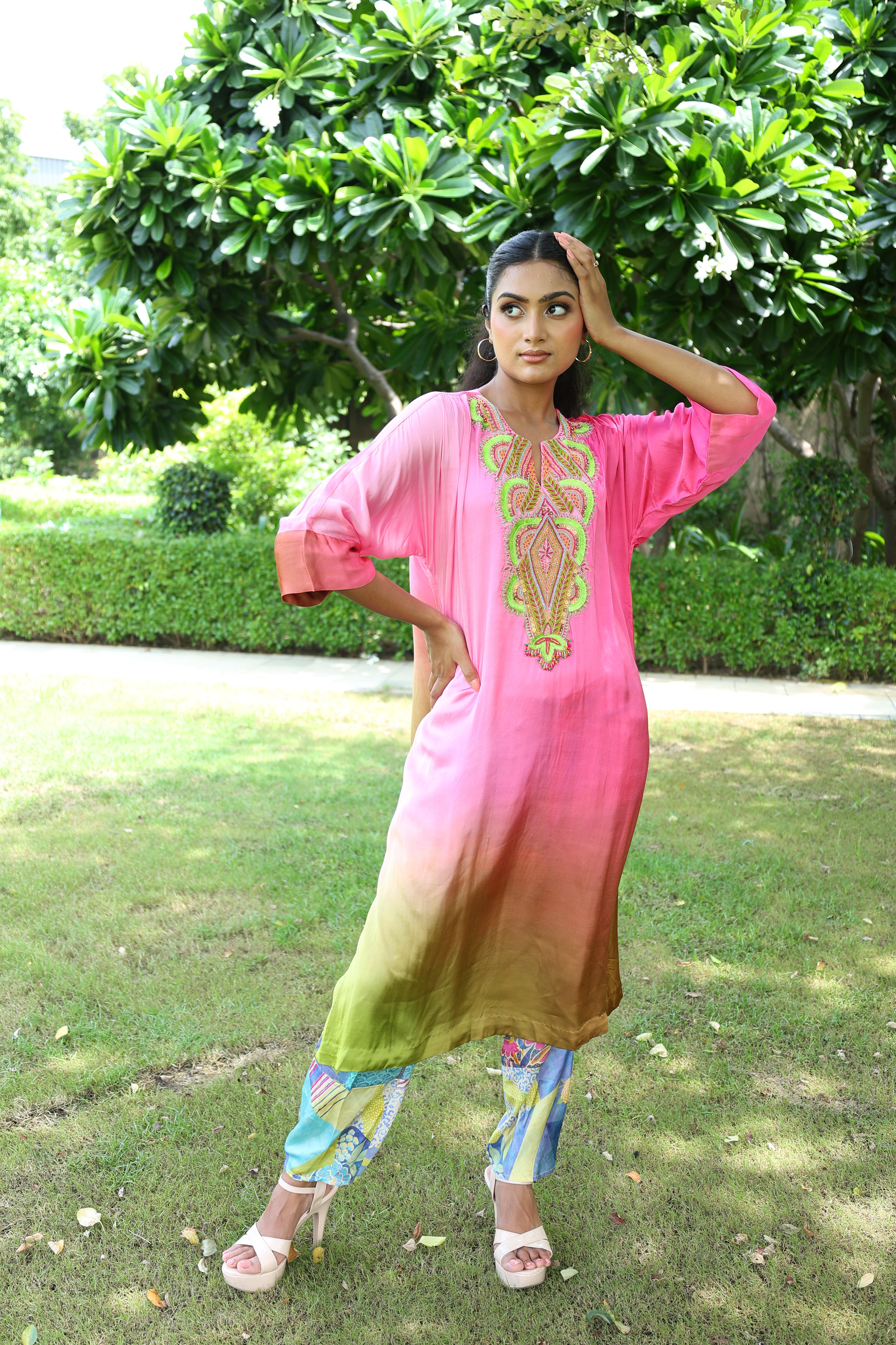 Indira Kurta Set in Pink and Green1
