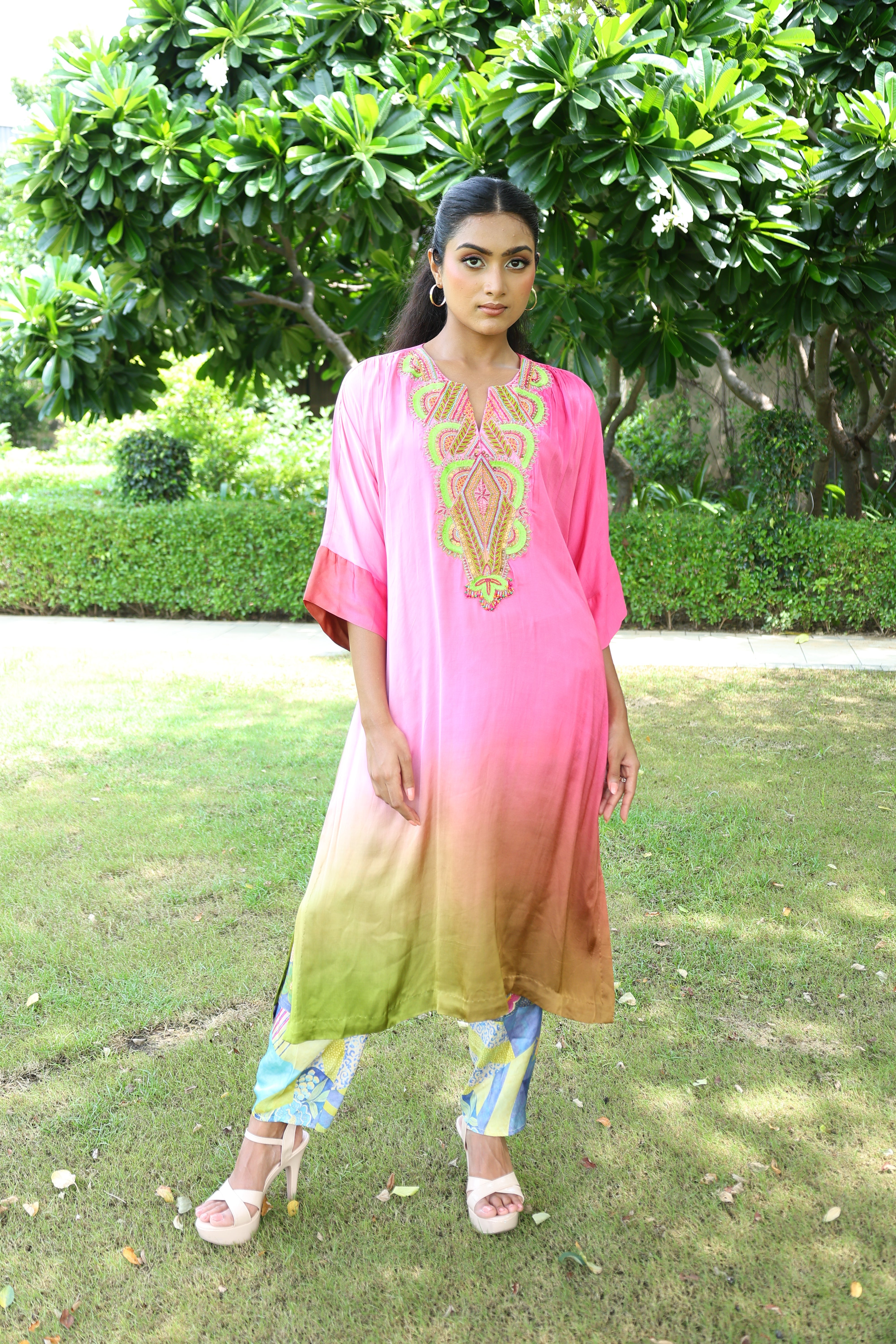 Indira Kurta Set in Pink and Green4