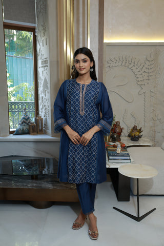 Kaner Kurta Set in Blue
1