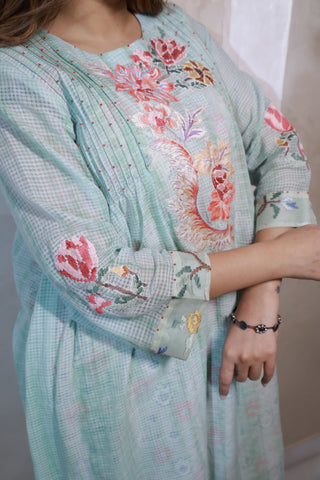 Kritika Kurta Set in Green2