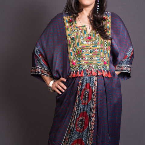 Mehr Afreen Embroidered Kaftan2
