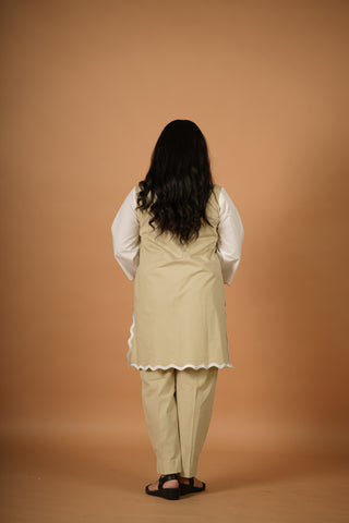 Takumi Co ord in white and green3
